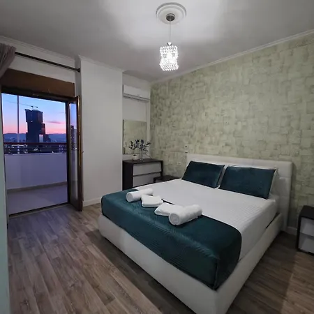 Panoramic 3 Bdr Penthouse In Skanderbeg Square 地拉那